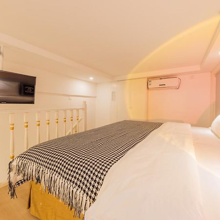 Lavendar Duplex Apartment Guangzhou Exterior photo